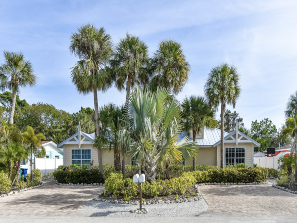 Anna Maria 3 Bedroom Vacation Duplex Sleeps 6 Private Pool Block To Beach